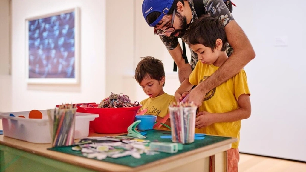 Art Kids, Education Department 